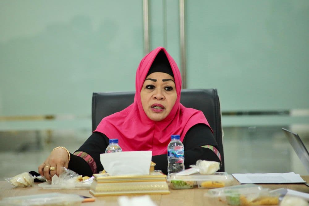 Dra Hj. SRI INDRANINGSIH LALUSU, M.B.A. MENYELENGGARAKAN RAPAT PANSUS  RANCANGAN PERATURAN DAERAH  SISTEM PERENCANAAN  PEMBANGUNAN