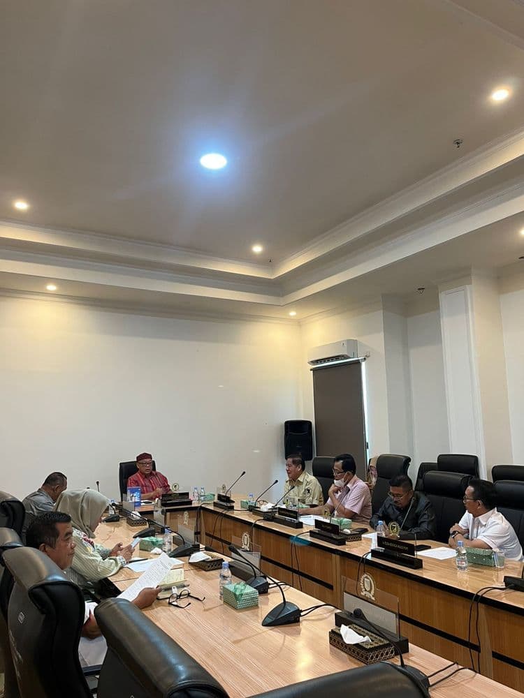DPRD Provinsi Sulawesi Tengah melaksanan Rapat Badan Musyawarah (Banmus) Dewan Perwakilan Rakyat Daerah Provinsi Sulawesi Tengah dengan agenda Pembahasan Garis Besar Materi dan Jadwal Kegiatan DPRD Provinsi Sulawesi Tengah