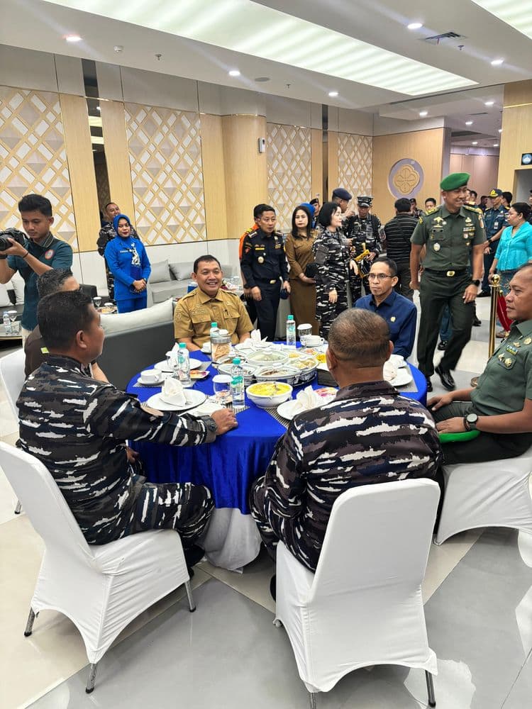 Ketua DPRD Diwakili Anggota DPRD Sulteng Mahfud Masuara Sambut Kunjungan Kerja Komandan Komando TNI Angkatan Laut di Palu