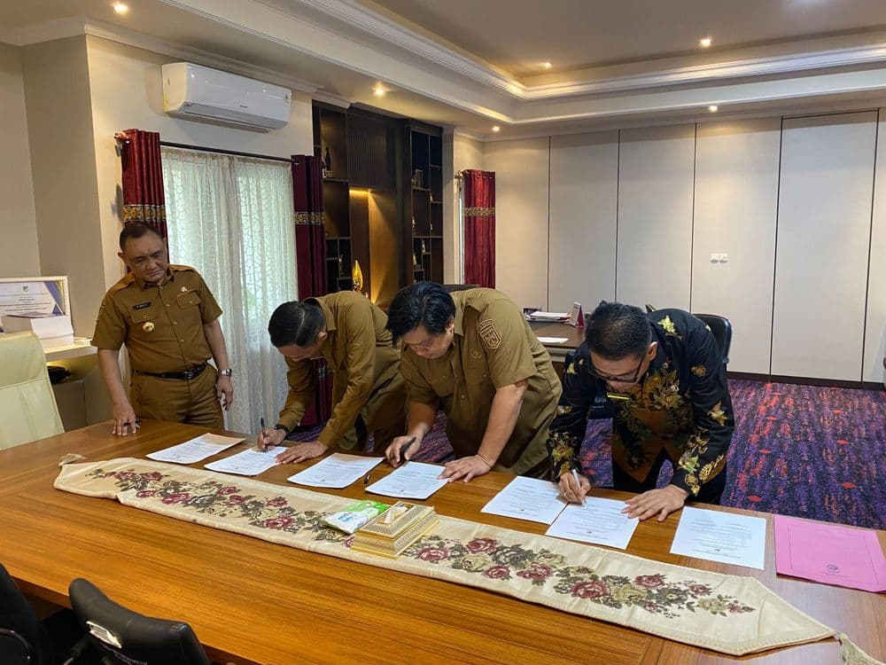 Sekretariat DPRD Provinsi Sulawesi Tengah Laksanakan Penandatanganan Perjanjian Kinerja Pejabat Administrator dan Pengawas