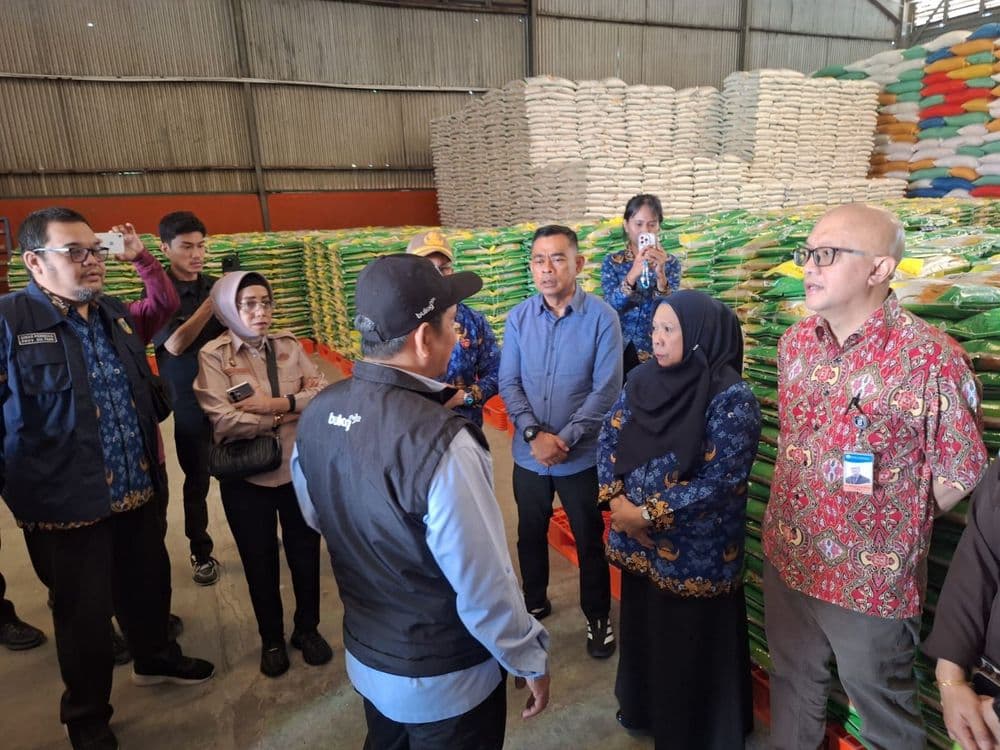 Dampingi Wagub Sidak Pasar, Henri : "Kita  Harus Pastikan Stok Pangan Aman dan Harga Tetap Stabil!”