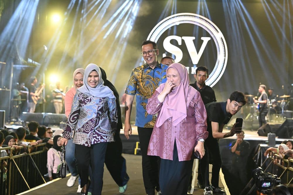 Meriah! Ketua Komisi IV DPRD Sulteng Hadiri Semarak Sulteng Nambaso HUT ke-62 Sulteng yang Dihibur Artis Ibu Kota