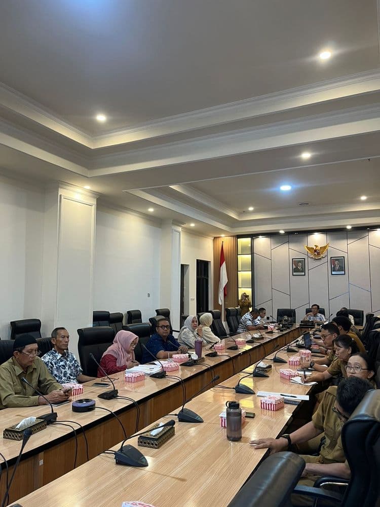 Komisi I menggelar Rapat Pembahasan Kajian Ranperda tentang Fasilitasi Pencegahan dan Pemberantasan Penyalahgunaan serta Peredaran Gelap Narkotika dan Prekursor Narkotika dan Ranperda